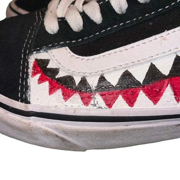 VANS Shark Teeth Custom Painted Old Skool Shoes Men’s Size 7 Women’s Size 8.5 - Picture 6 of 14
